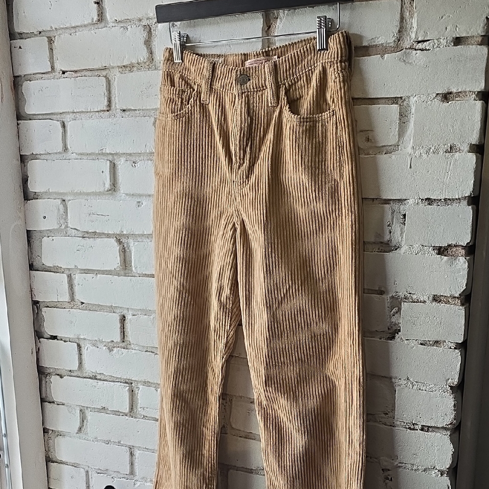 Signature by Levi Strauss Tan Straight Leg Jeans